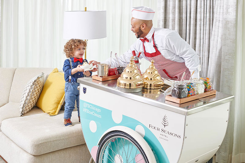 Four-Seasons-Hotel-Chicago-Room-service